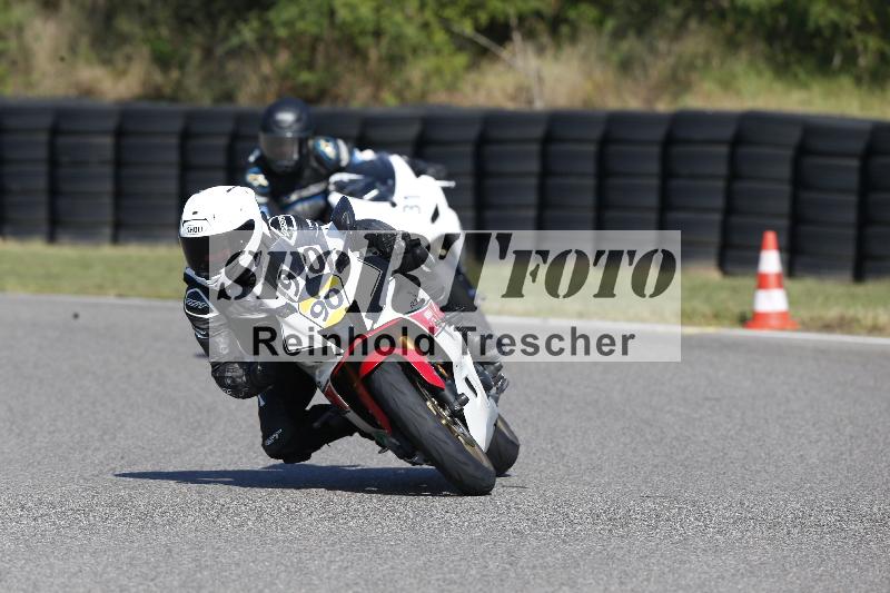 /Archiv-2025/49 26.08.2025 Cornu Master School ADR/blau-bleu/90